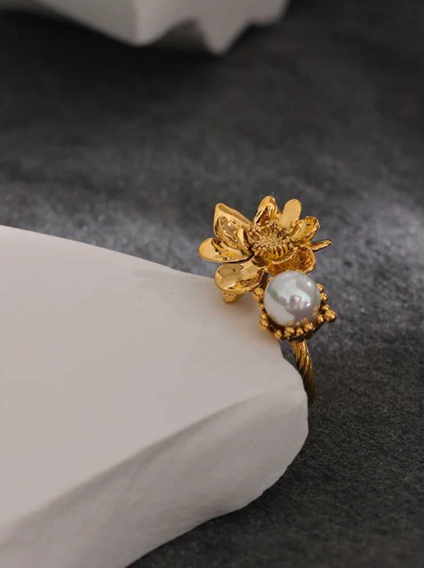 Magnolia Ring