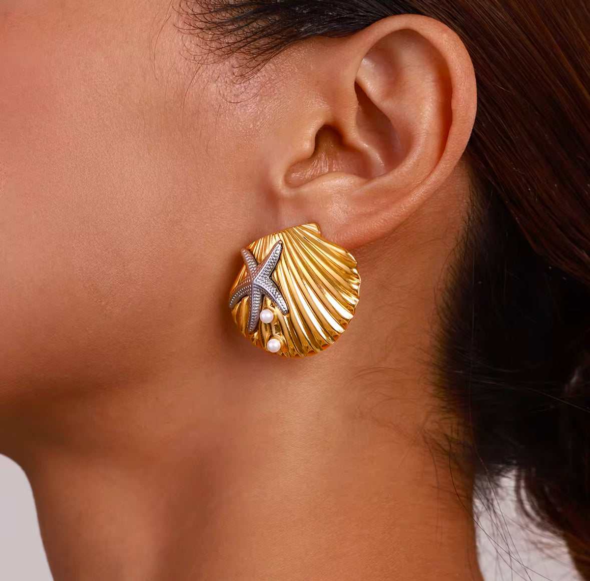 Summer Seashell Stud
