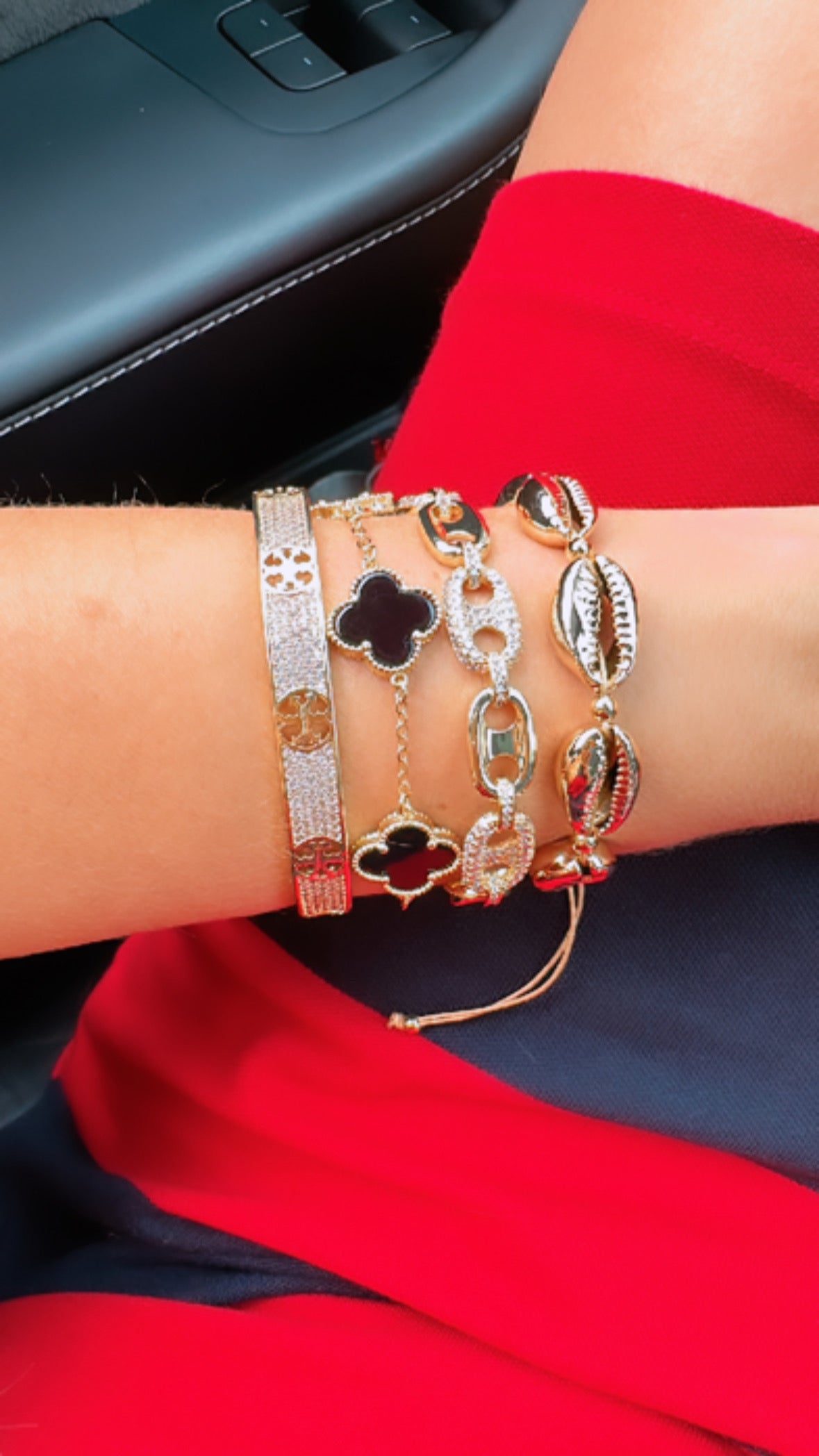Gold Sea Shell Bracelet