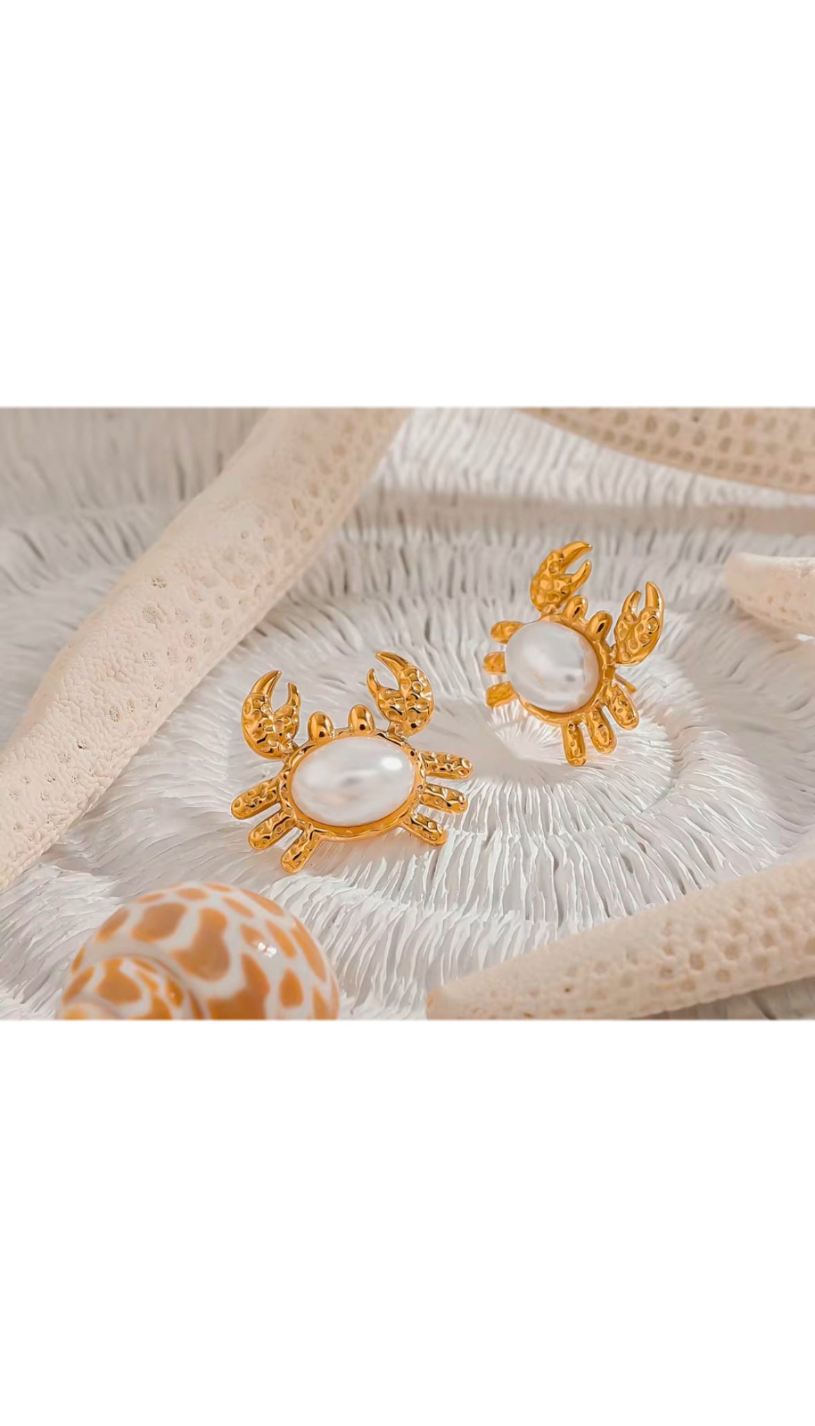Pearl Crab Stud