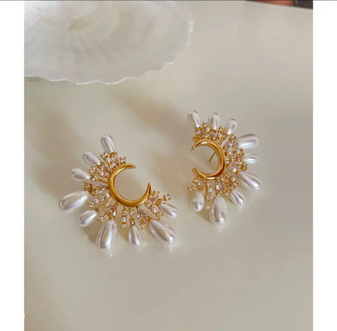 Queen Studs