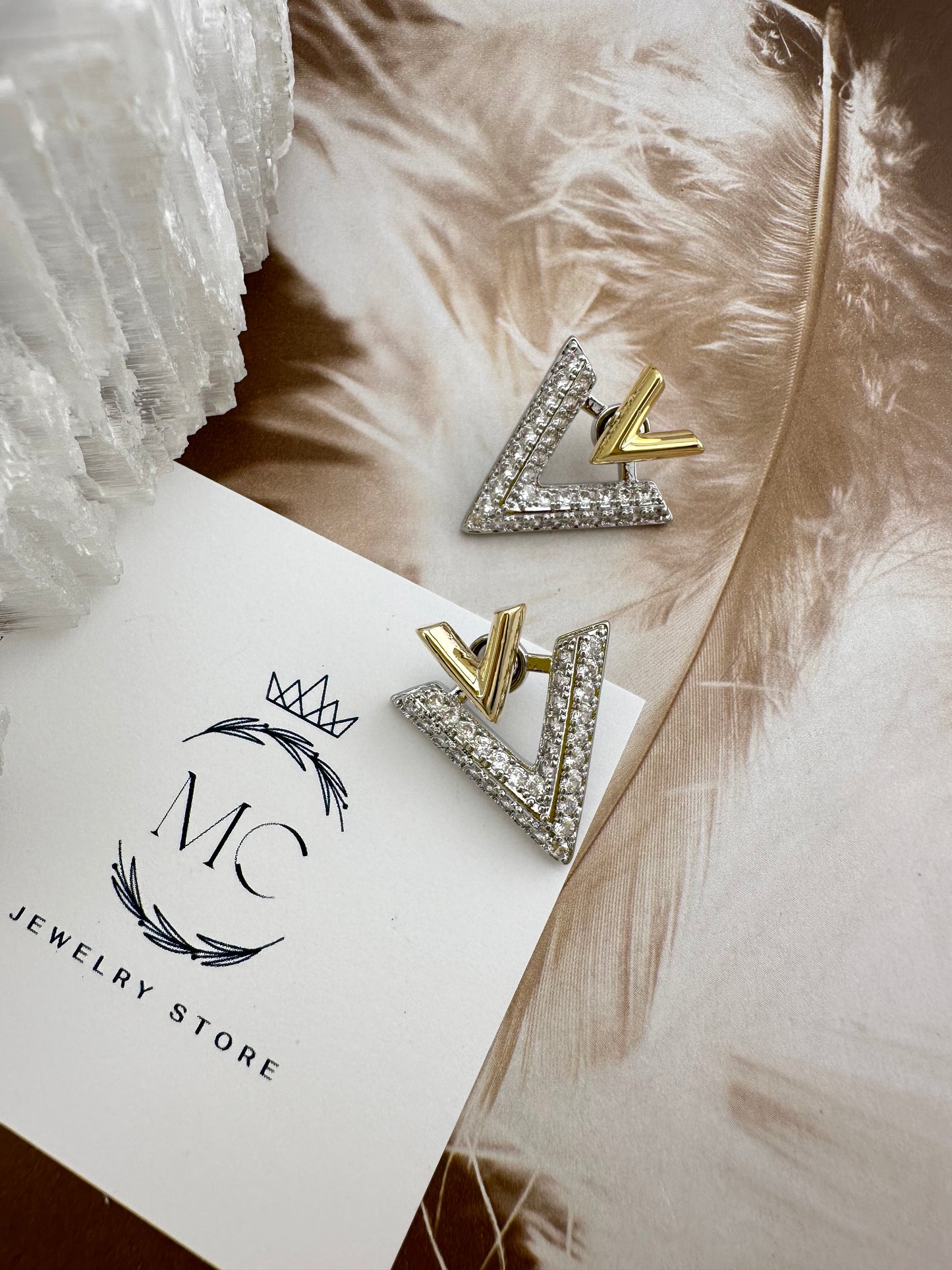 V.S Studs