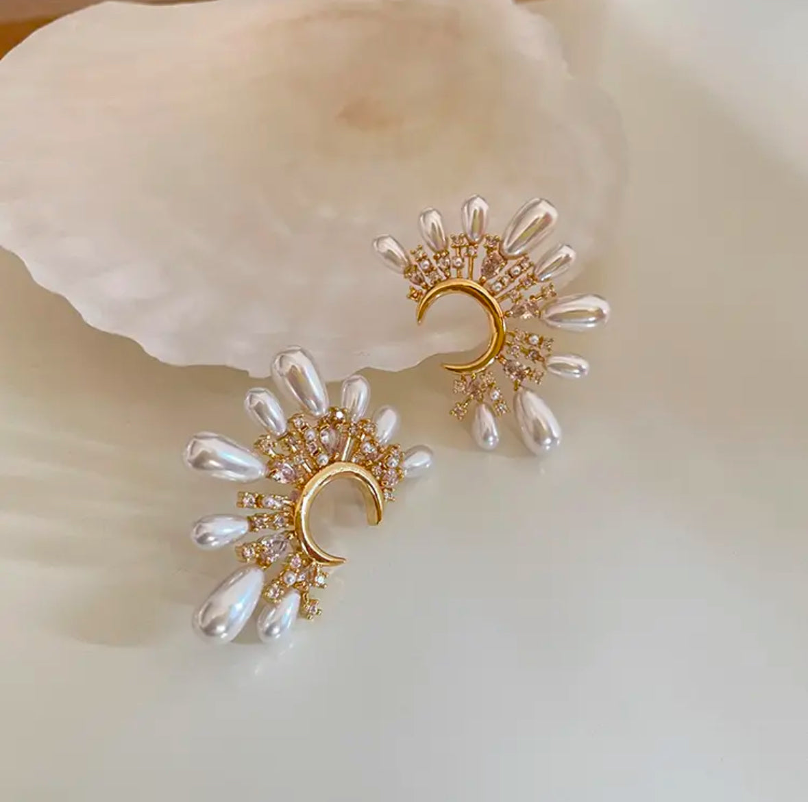 Queen Studs