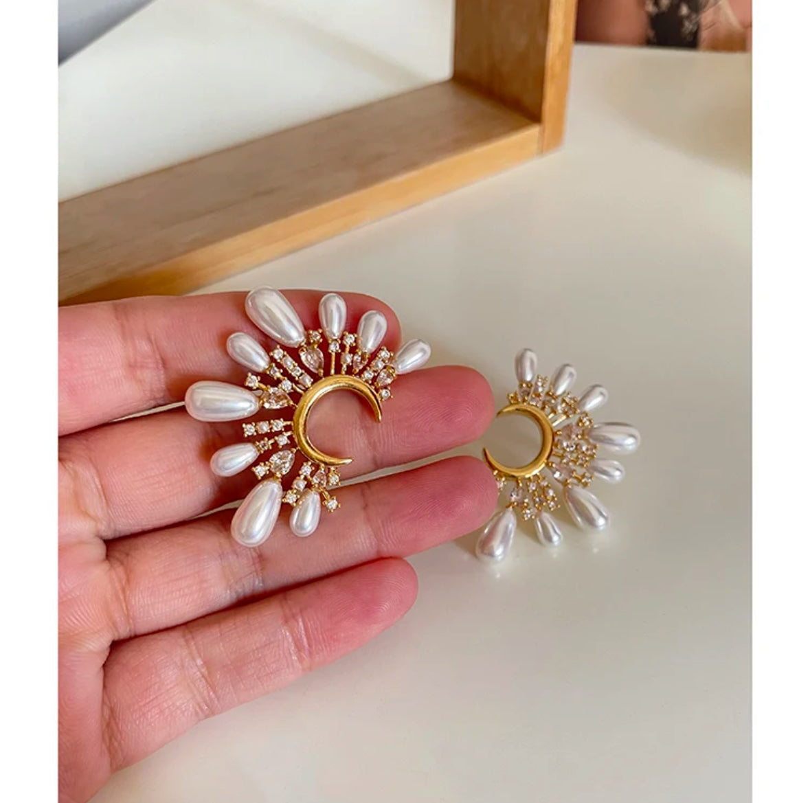 Queen Studs