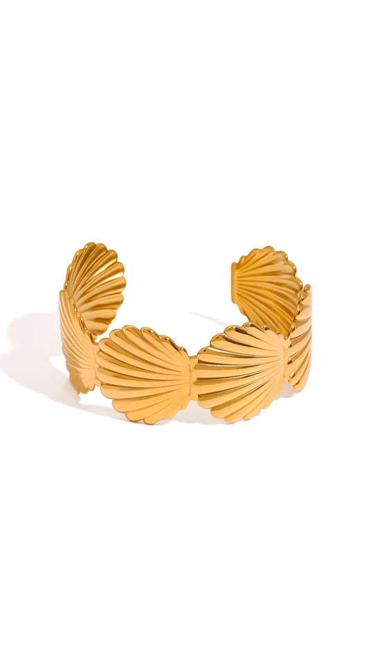 Greta’s Seashell Bangle