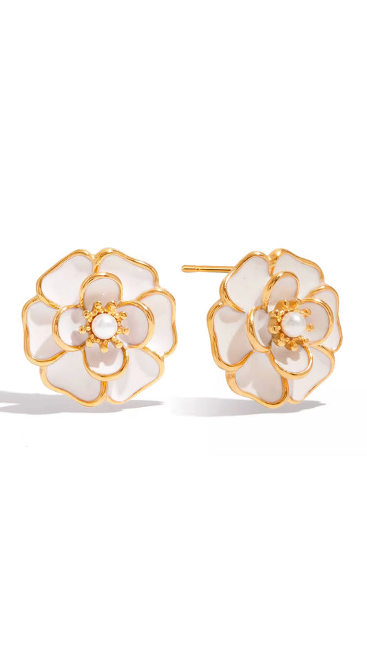 Gardenia Pearl Stud