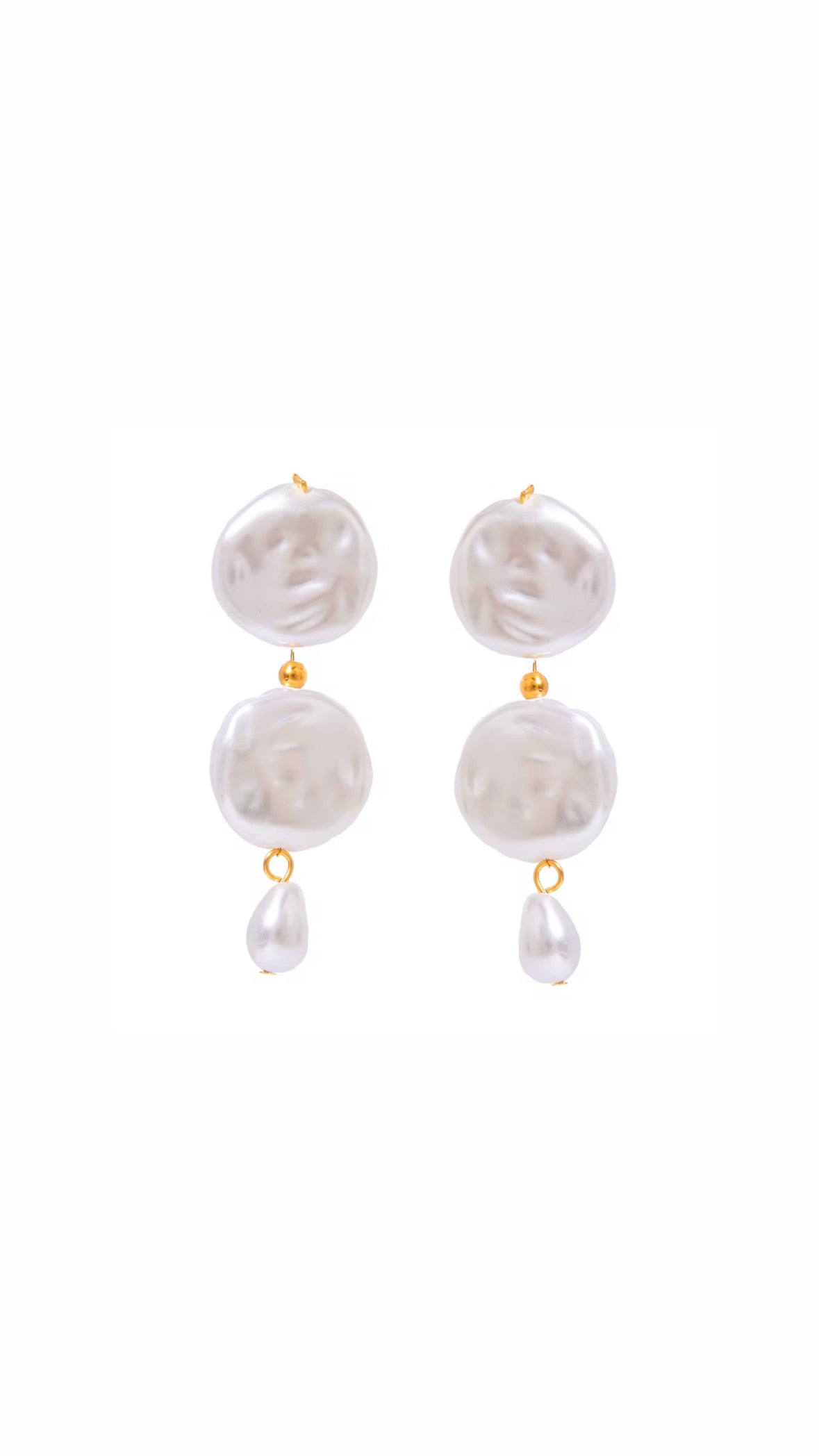 Erika’s Pearl Earrings