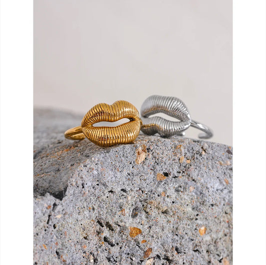 kiss Ring