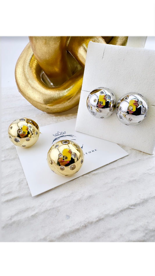 Moon Studs