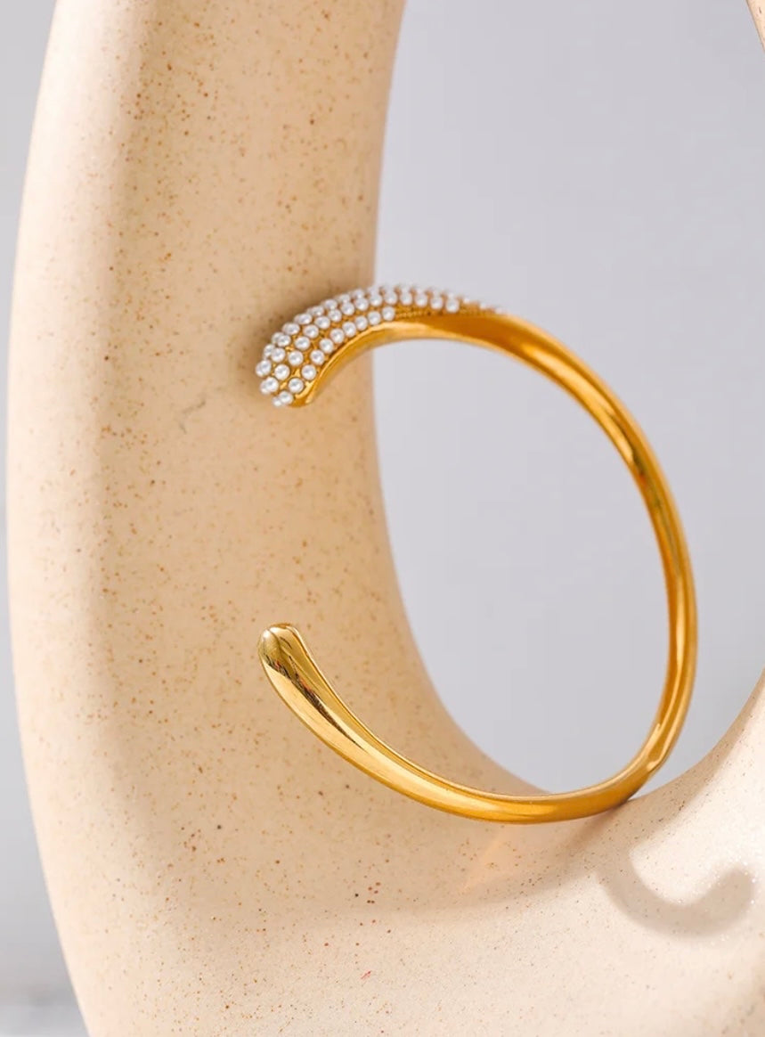 Lilian Pearls Cuff