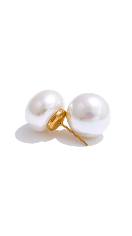 Melinda’s Pearl Earrings