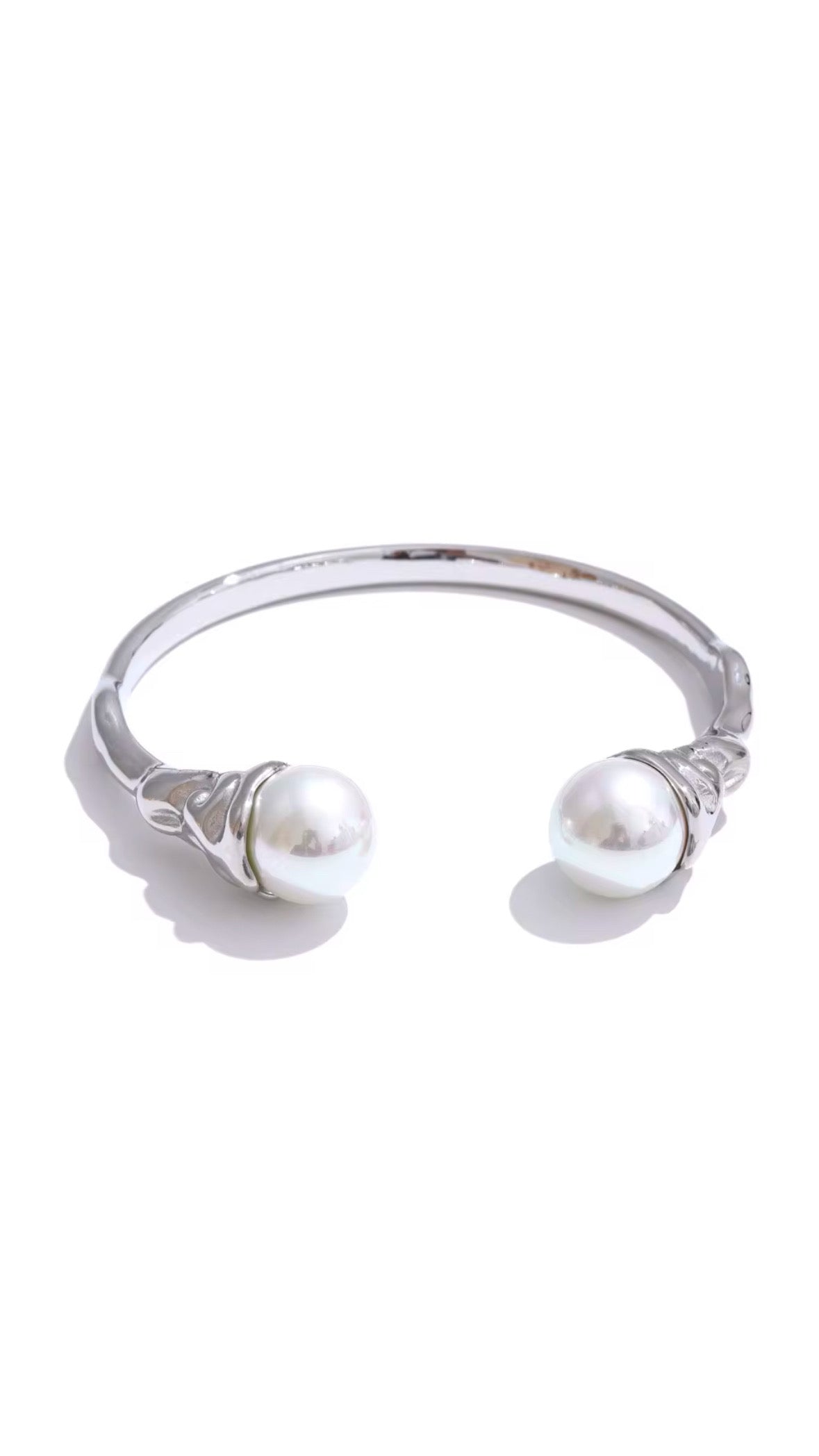 Elsa’s Pearl Bangle