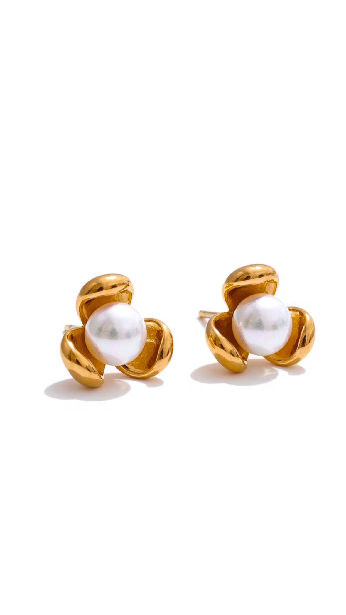 Ava’s Flower earring